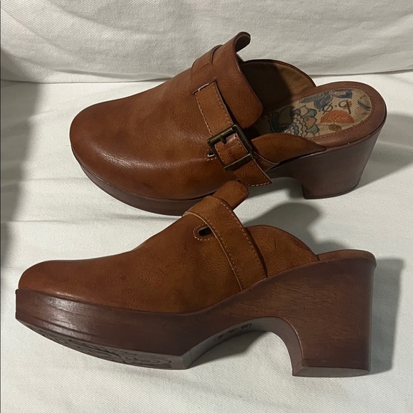 b.o.c. Cognac Brown Women's Mules Clogs Size 10 - Picture 4 of 6